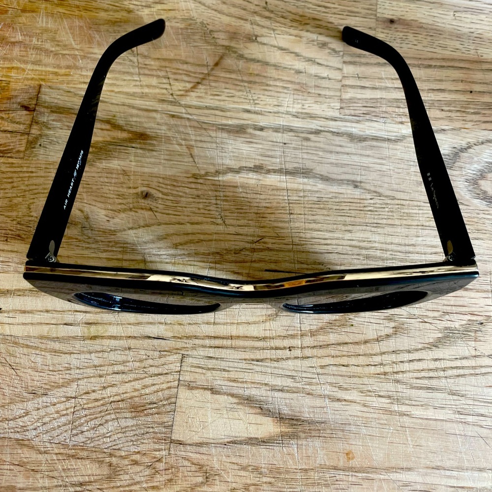 Le specs air heart black